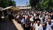 Emekli Eğitimci M.G., Arkadaşının Cenazesinde Kalp Krizi Geçirdi