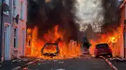 Kuzey İrlanda'da Göçmen Karşıtı Protestolar Şiddet İçinde Büyüdü: Araçlar ve Evler Ateşe Verildi