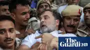 Delhi'de Protestolar Sürüyor: Rahul Gandhi Başbakanın İstifası Çağrısında Bulunurken Gözaltına Alındı