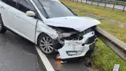 Bursa İnegöl'de otomobilin bariyerlere çarpması sonucu 4 kişi yaralandı
