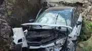 Giresun Şebinkarahisar'da otomobilin kanala düşmesi sonucu 1 kişi hayatını kaybetti, 4 kişi yaralandı