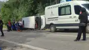 İzmir'in Kiraz ilçesinde işçileri taşıyan minibüs devrildi: 1 kişi hayatını kaybetti