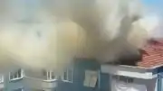 Silivri'de 4 Katlı Binanın Çatısında Yangın: Ekipler Müdahale Etti