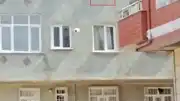 Esenler'de Korku Dolu Anlar: 3. Kat Penceresinde Yürüyen Bebek Facianın Eşiğinden Döndü