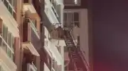 Esenyurt'ta 14 Katlı Binada Yangın: 13 Kişi Tahliye Edildi