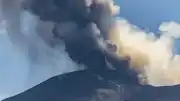 Etna Yanardağı'nda Şiddetli Patlama: Hava Trafiğinde Kırmızı Kod Verildi