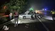 Kocaeli Anadolu Otoyolu'nda tırın otomobile çarpması sonucu 1 çocuk hayatını kaybetti