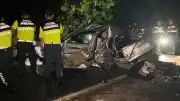 Kocaeli'de Trafik Kazası: Arıza Yapan Otomobile TIR Çarptı, 1 Çocuk Yaşamını Yitirdi