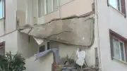 Küçükçekmece'de 5 Katlı Binanın Balkonu Çöktü: Bina Tahliye Edildi