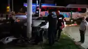 Malatya'da Trambüs Direğine Çarpan Otomobilin Sürücüsü Ambulanstan Kaçtı