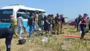 Manisa'da Minibüslerin Karşı Karşıya Geldiği Kazada 1 Ölü, 4 Ağır Yaralı