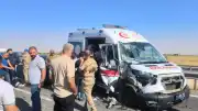 Nusaybin'de Ambulansın Karıştığı Zincirleme Trafik Kazası: 3 Yaralı