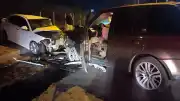 Sancaktepe'de Ters Yönden Gelen Otomobil Zincirleme Kazaya Yol Açtı: 5 Yaralı