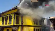Eskişehir'de Tarihi Kafede Çıkan Yangında 9 Kişi Dumandan Etkilendi