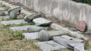 Fatih'te Tarihi Mezarlara Zarar Veren Şüpheli Kaçtı