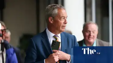 Farage'ın Bağışçının Helikopterini Kullanımı Hakkında Sorular Yöneltiliyor