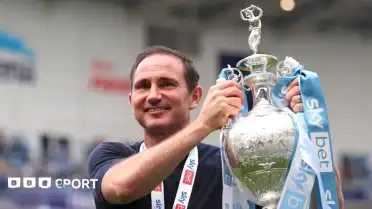 Frank Lampard, Coventry'yi Premier Lig'e Taşıyarak Yılın Teknik Direktörü Seçildi