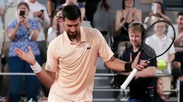 Novak Djokovic, French Open'da Giovanni Mpetshi Perricard'ı Dört Setle Geçti