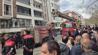 Bingöl'de Binada Yangın: 13 Kişi Dumandan Etkilendi