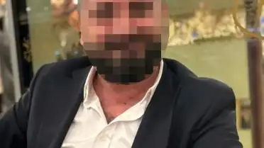 Ağrı'da Yardım İsteyen Sürücü Silahla Vurularak Aracından Edildi