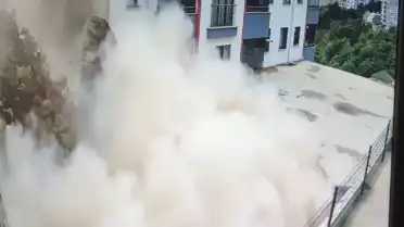 Trabzon'da İstinat Duvarı Çöktü: Bir Çocuk Saniyelerle Kurtarıldı