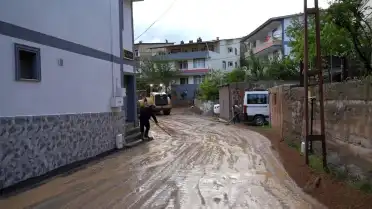 Gümüşhane'de Sel Afeti: Evler, Ahırlar ve Araçlar Zarar Gördü