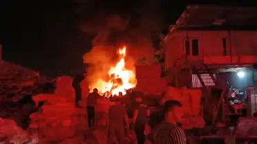 Bursa'da Geri Dönüşüm Tesisinde Yangın Söndürüldü