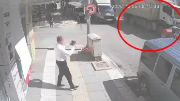 Elazığ'da Kamyon Faciası: 10 Araçtan Oluşan Zincirleme Kaza, 5 Yaralı