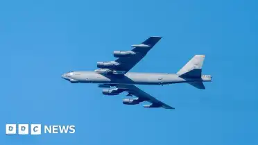 ABD Hava Kuvvetleri'ne Ait B-52 Bombardıman Uçağı Kaliforniya'da Kalkıştan Hemen Sonra Düştü