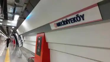 M7 Yıldız-Mahmutbey Metro Hattı'nda Teknik Arıza Nedeniyle Seferler Aksadı