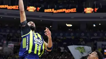 Beşiktaş Basketbol Süper Ligi'nde Fenerbahçe'yi Deplasmanda Yenerek Seride 1-0 Öne Geçti