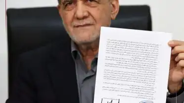 İran Cumhurbaşkanı Mesud Pezeşkiyan'ın ABD ile mutabakat zaptını imzaladığı anlar görüntülendi