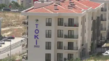 İzmir Depremzedeleri Rezerv Alandaki TOKİ Satışına Tepki Gösterdi