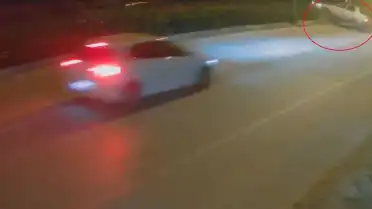 Bursa'da Trafik Kazası: Takla Atan Otomobil Sürücüsü Esnafın Yardımıyla Kurtarıldı