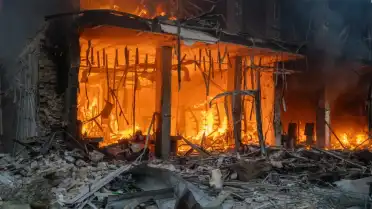 Kiev Belediye Başkanı Kliçko: Rusya'nın Saldırılarında 20'den Fazla Kişi Yaralandı, Tarihi Manastır Hasar Gördü