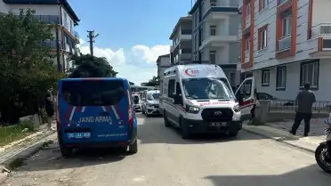 Ankara'da Yabancı Uyruklu Saldırgan 5 Kişiyi Yaraladı, Kendini de Bıçakladı