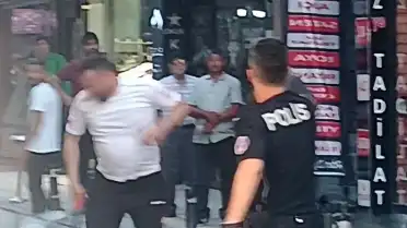Yalova'da Bıçaklı Saldırı: 2 Kişi Yaralandı, Polis Müdahale Etti