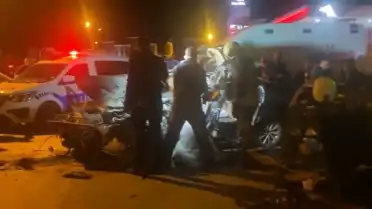 Ankara Polatlı'da Otomobil ile Kamyon Çarpıştı: 3 Ölü