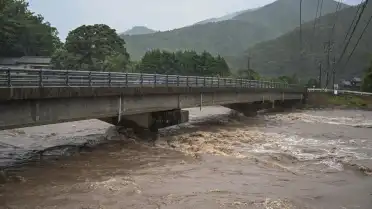 Japonya'da Şiddetli Yağışlar Afet Riski Oluşturdu