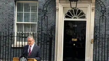 İngiltere Başbakanı Keir Starmer Görevinden İstifa Etti