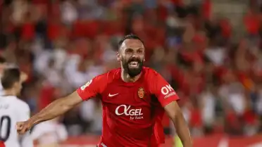 Fenerbahçe Kulübü Vedat Muriqi'nin İstanbul'a geleceğini duyurdu