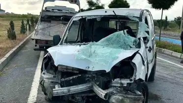 Bolu Güney Çevre Yolu'nda Trafik Kazası: Devrilen Araçtaki Sürücü Kurtarıldı