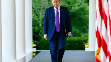 ABD Senatosu'ndan Donald Trump'ın Yetkilerini Kısıtlayan Karar: İran Ambargosu Tasarısı Kabul Edildi