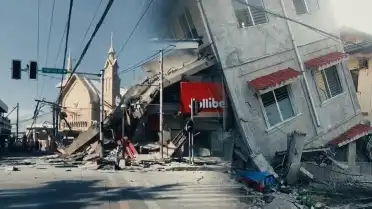 Filipinler'de 7.8'lik Deprem: Tsunami Alarmı Verildi