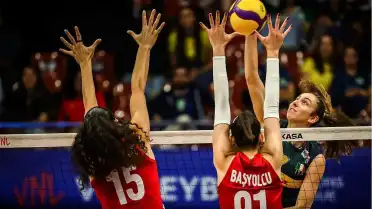 A Milli Kadın Voleybol Takımı, Milletler Ligi'nde İtalya'ya 3-1 Yenildi