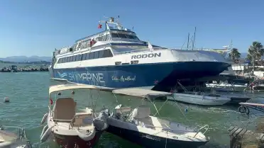 Fethiye'de Demirli Feribot Sürüklendi, Kıyıya Oturdu