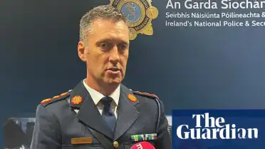 İrlanda Polisi Sınır Yakınında 'Son Derece Gelişmiş' Bir Bomba Ele Geçirdi