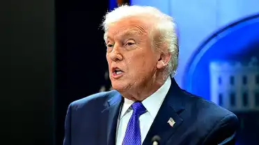 ABD Başkanı Trump: İran'a Saldırılar 'Bir Süreliğine' Ertelendi