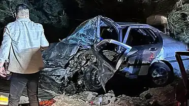 Adana'da Trafik Kazası: 2 Kişi Hayatını Kaybetti, 3 Yaralı