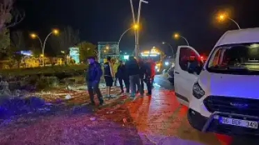 Ankara'da Aydınlatma Direğine Çarpan Motosiklet Sürücüsü Hayatını Kaybetti